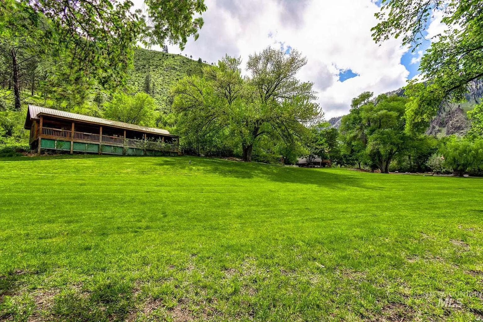 The Community At Riggins Hot Springs Hotel Exterior photo